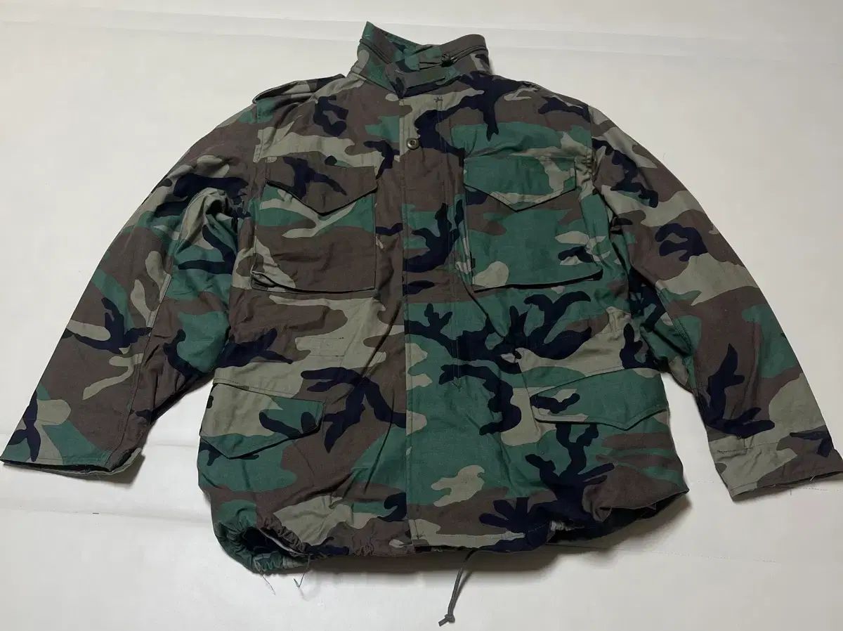 ミリタリー オリジナル M 65 フィールド ジャケット ウッドランド カモ M-R