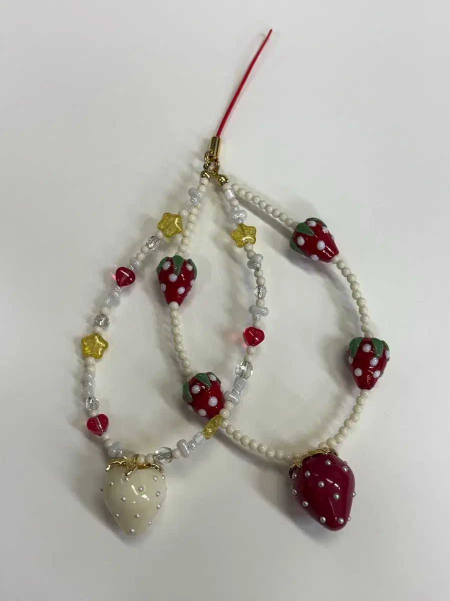アイリング麻マーケット いちご ビーズ ストラップ