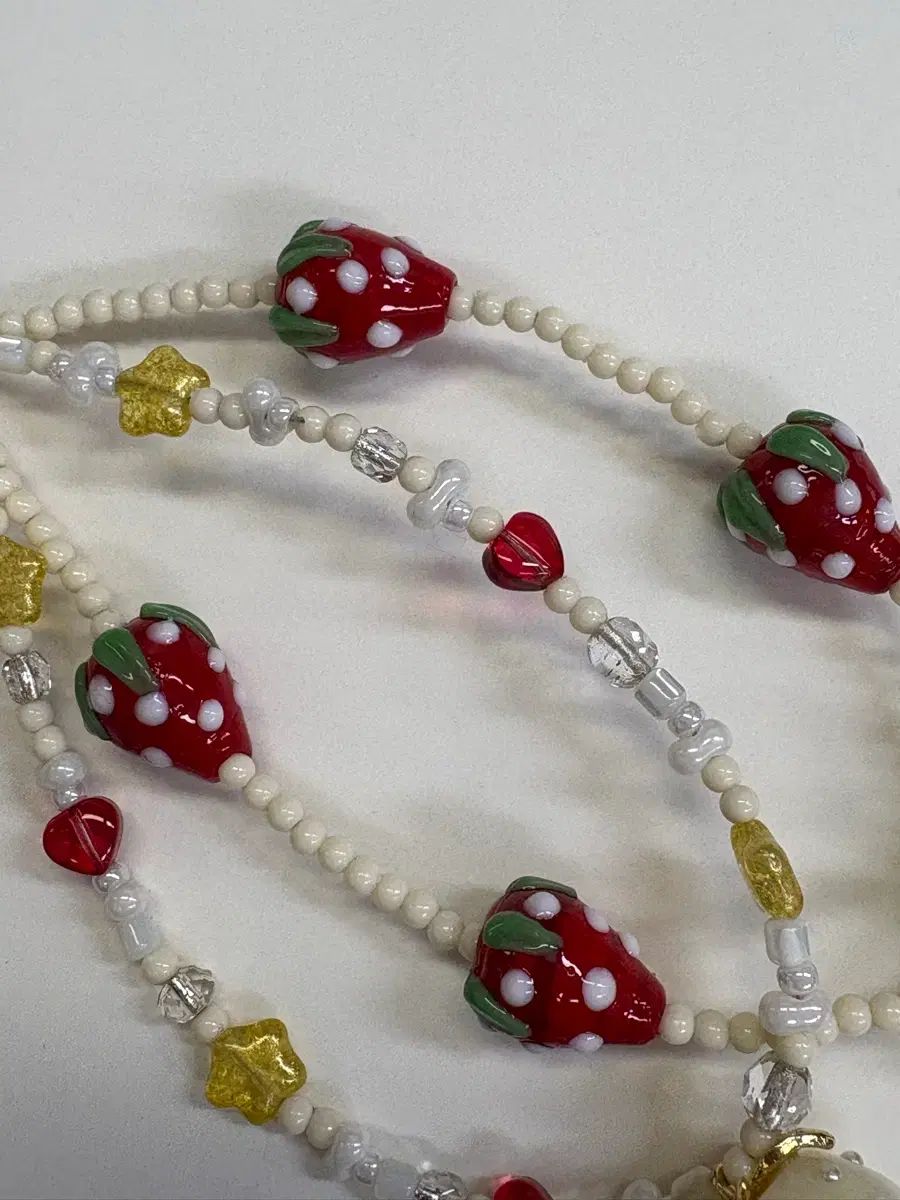  アイリング麻マーケット いちご ビーズ ストラップ キーホルダー キーリング 小物
