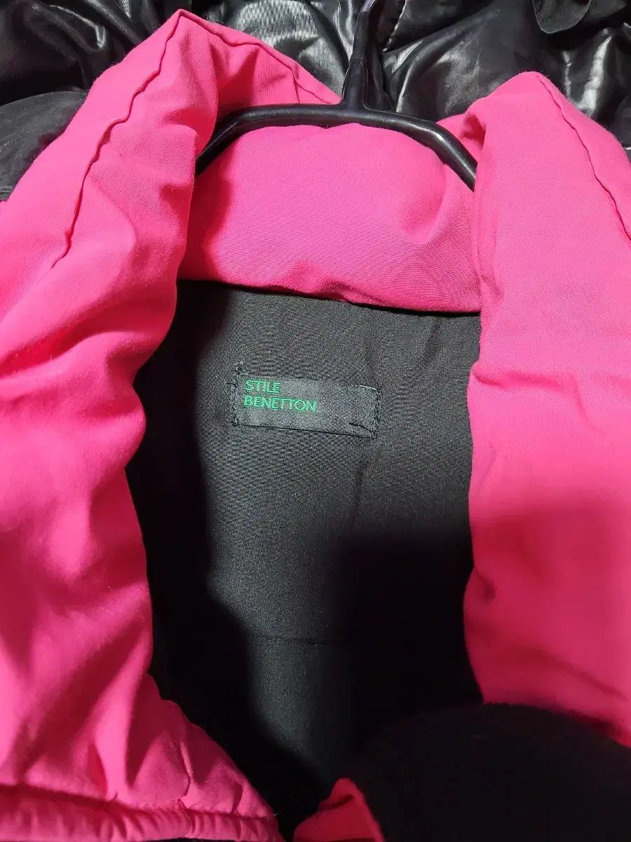 ベネトン ホットピンク