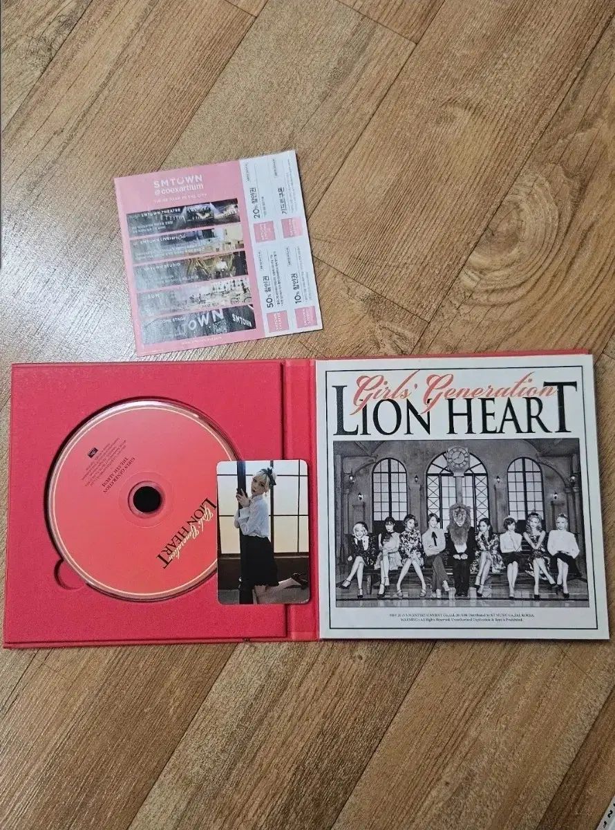 GIRLS' GENERATION(少女時代・SNSD) Lion Heart サイン入り アルバム