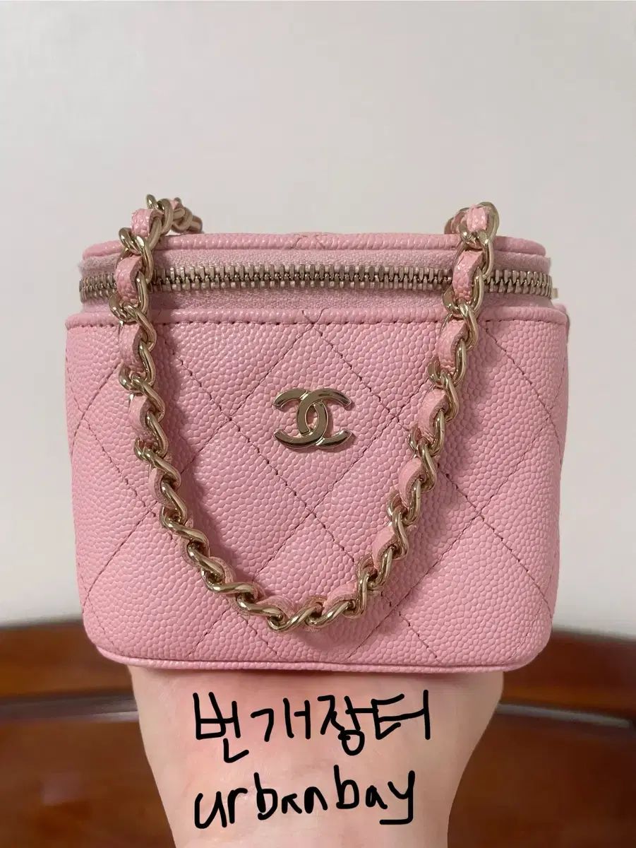 CHANEL キャビア ピンク バニティ いちごミルク CHANELバニティ CHANELミニバッグ