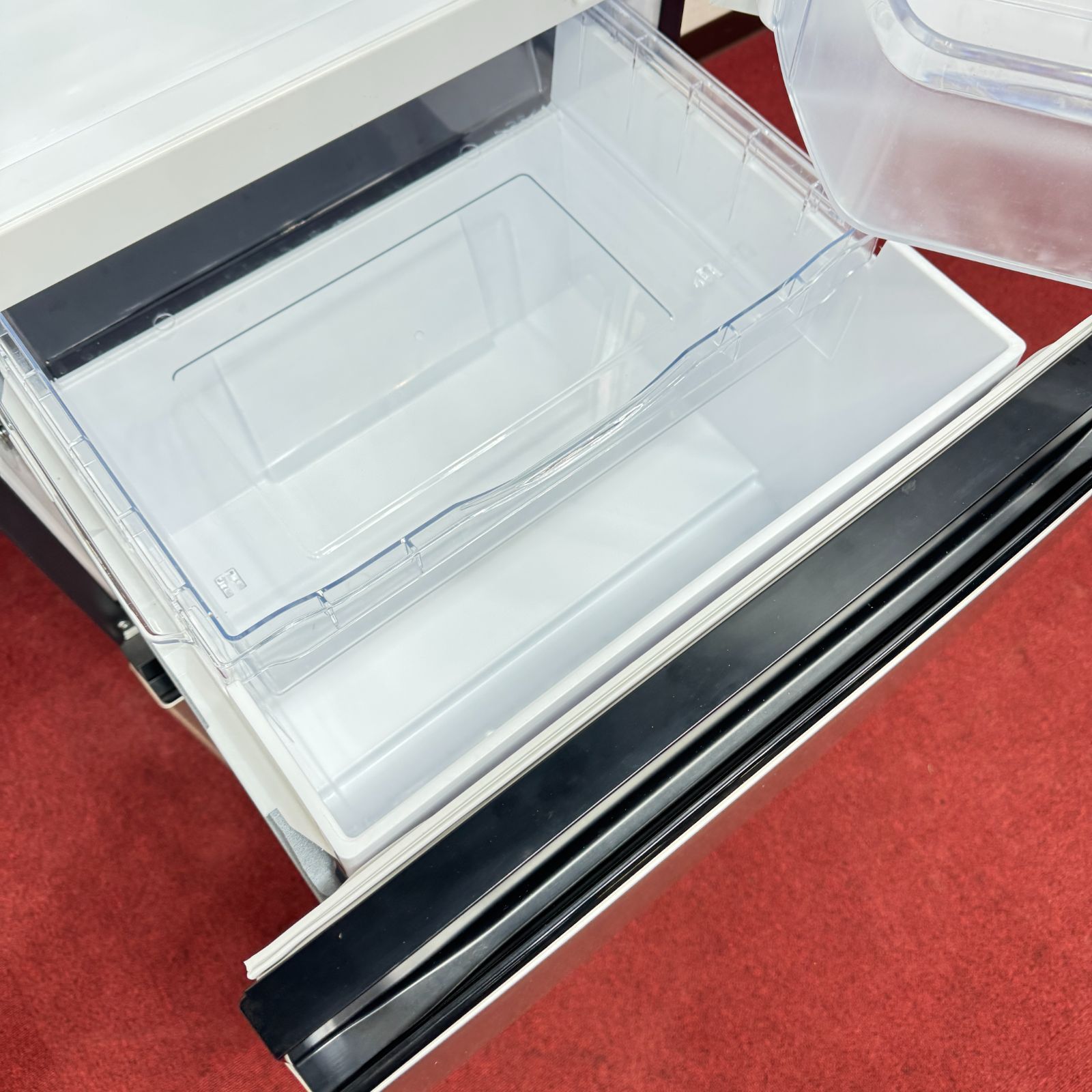 東京23区送料無料　超美品日立2024年製3ドア冷蔵庫265L　洗浄/除菌済み 東京23区送料無料 未使用に近い日立3ドア冷蔵庫 2024年製365L R-27TV