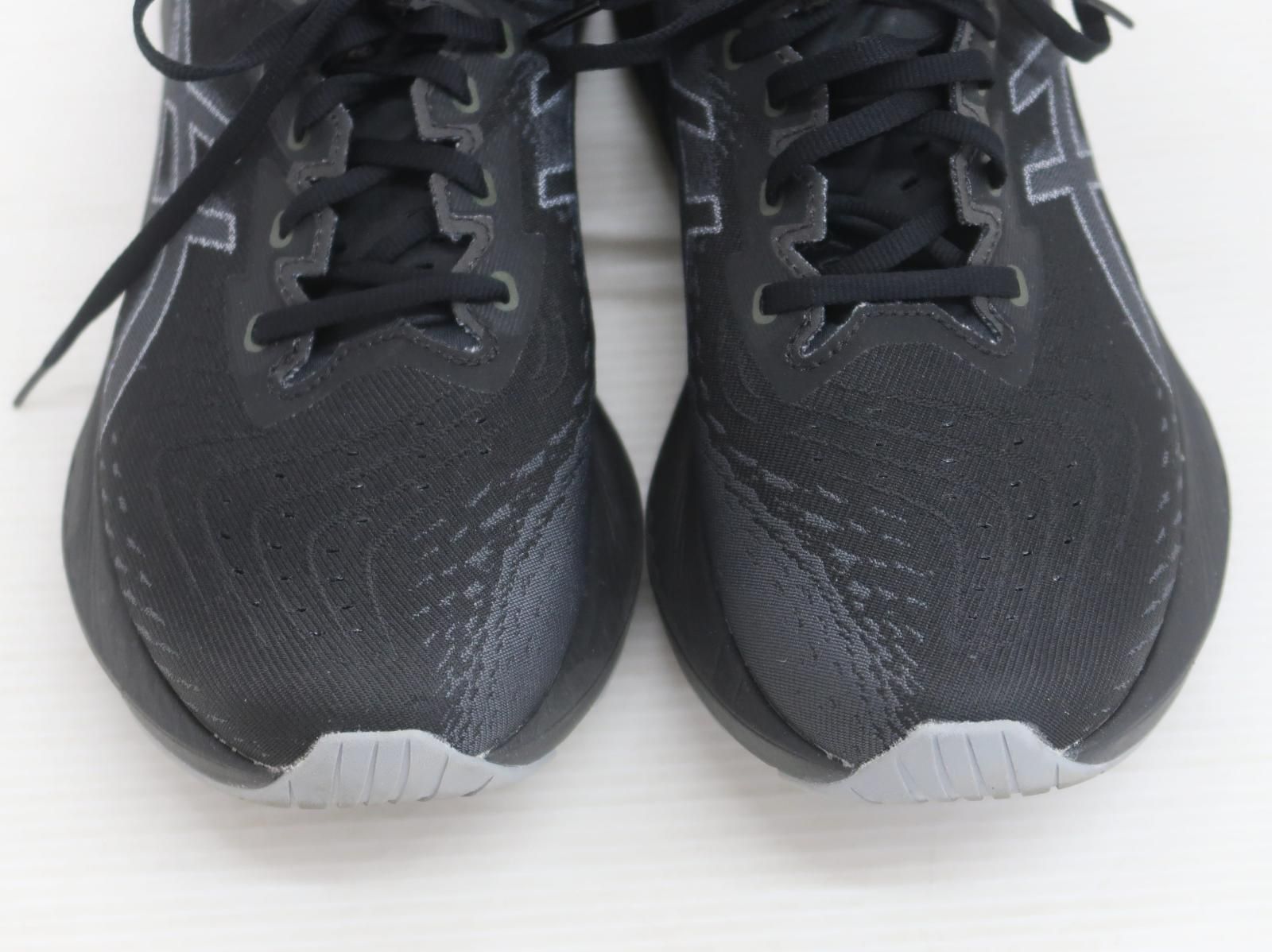 2372 asics アシックス 4 WIDE ノヴァブラスト4 ワイド ランニングシューズ 27㎝