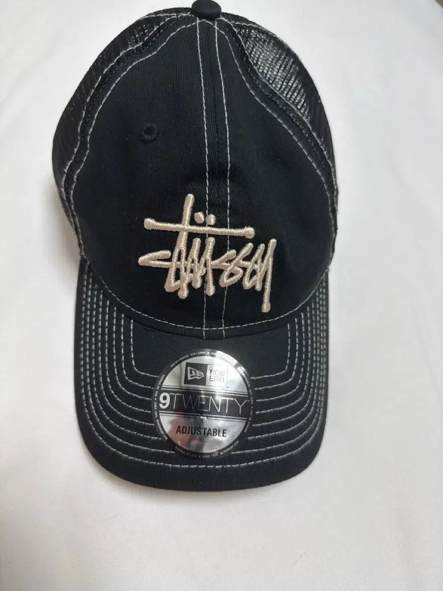 STUSSY NEW ERA 9Twenty トラッカー ブラック 2回着用 - メルカリ