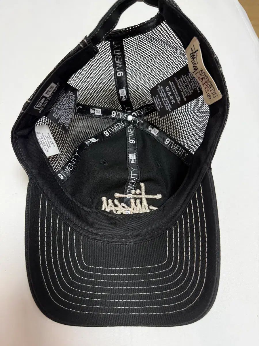 STUSSY NEW ERA 9Twenty トラッカー ブラック 2回着用 - メルカリ