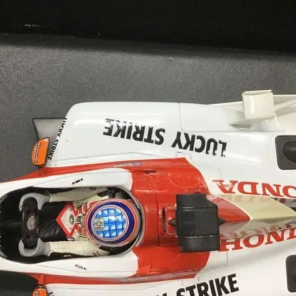 Minichamps 1:18 Bar Honda ラッキー ストライク EDITION モデル 出品