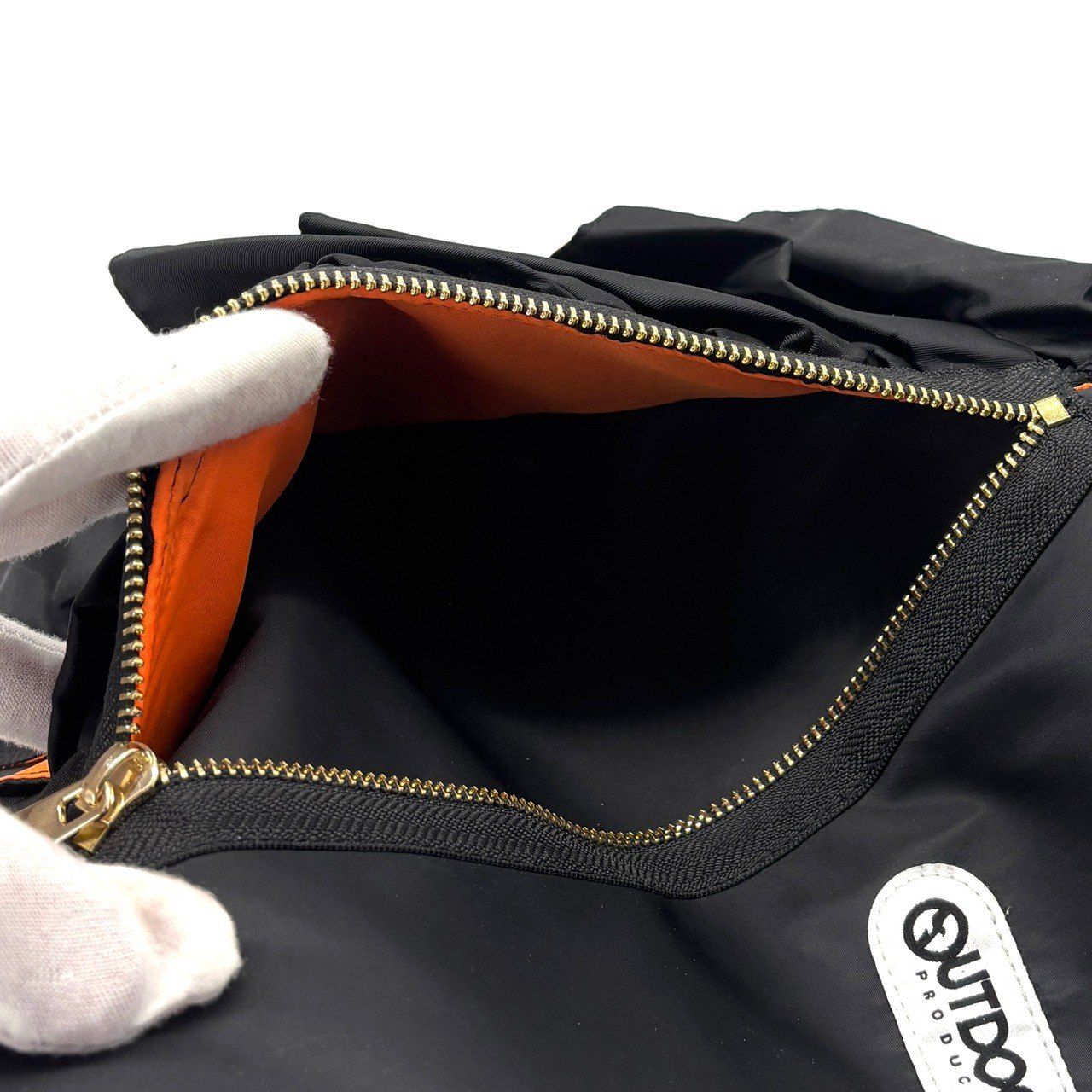 甘さを抑えた主役感】 Risley × OUTDOOR トライアングルフリルバッグ