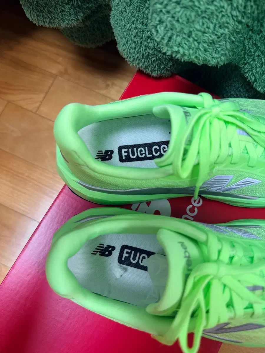  ニュー ンス フューエルセル レベル V 5 蛍光 サイズ38 240 登山靴 トレッキングシューズ アウトドアシューズ