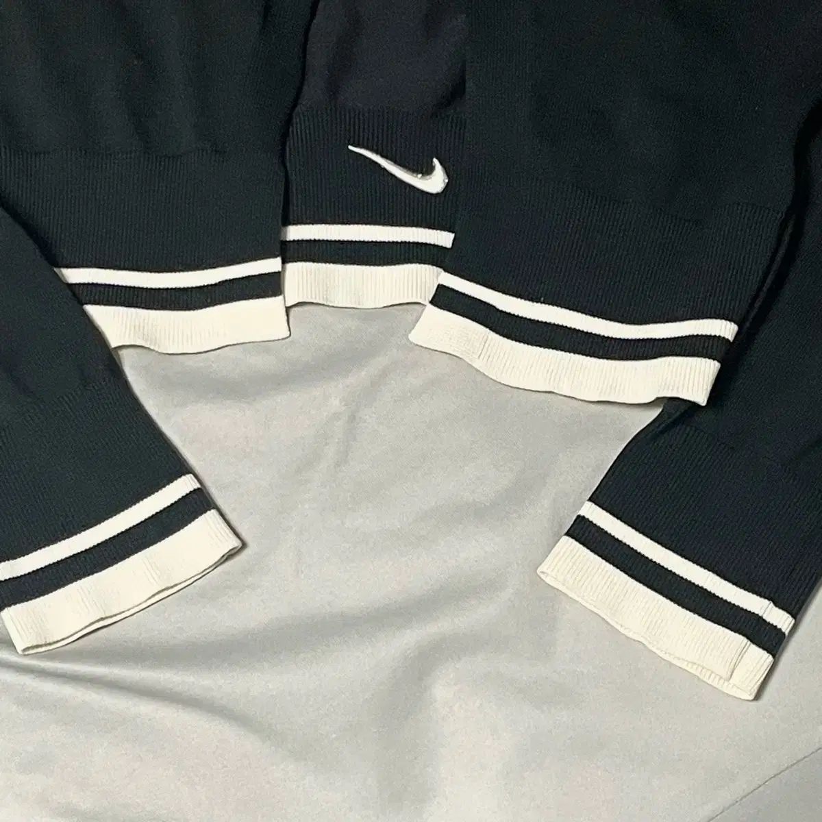 ブラック カーディガン