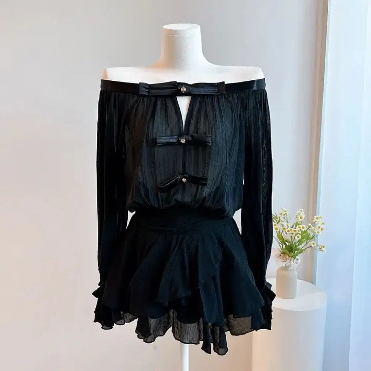 年末コーデ オフショルダー ワンピース