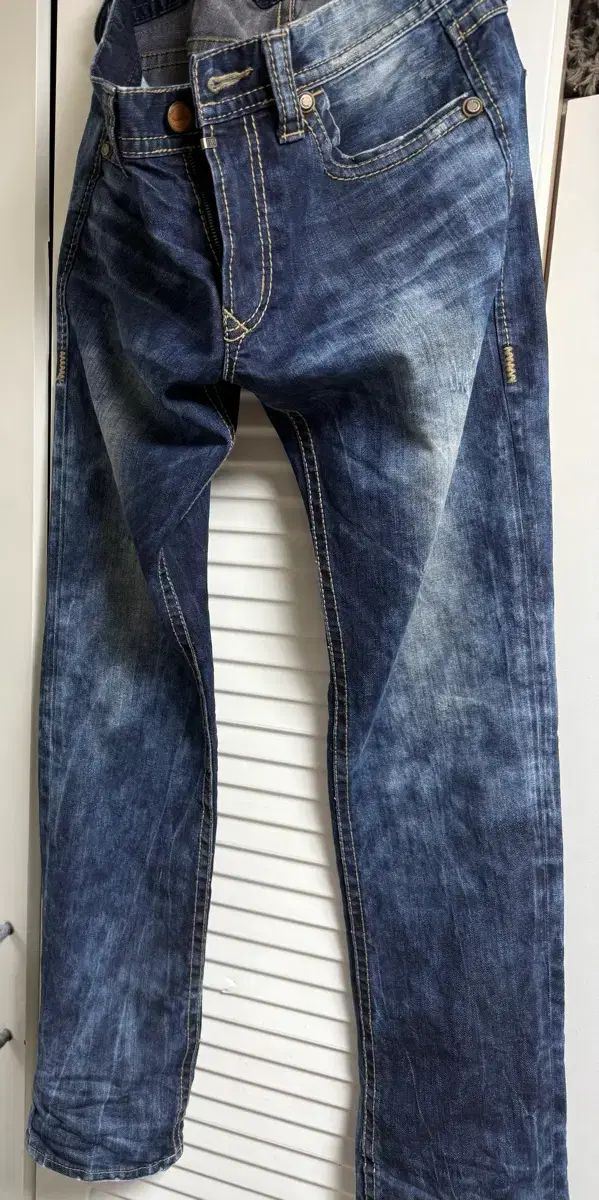 バックル ウォッシュ デニム パンツ