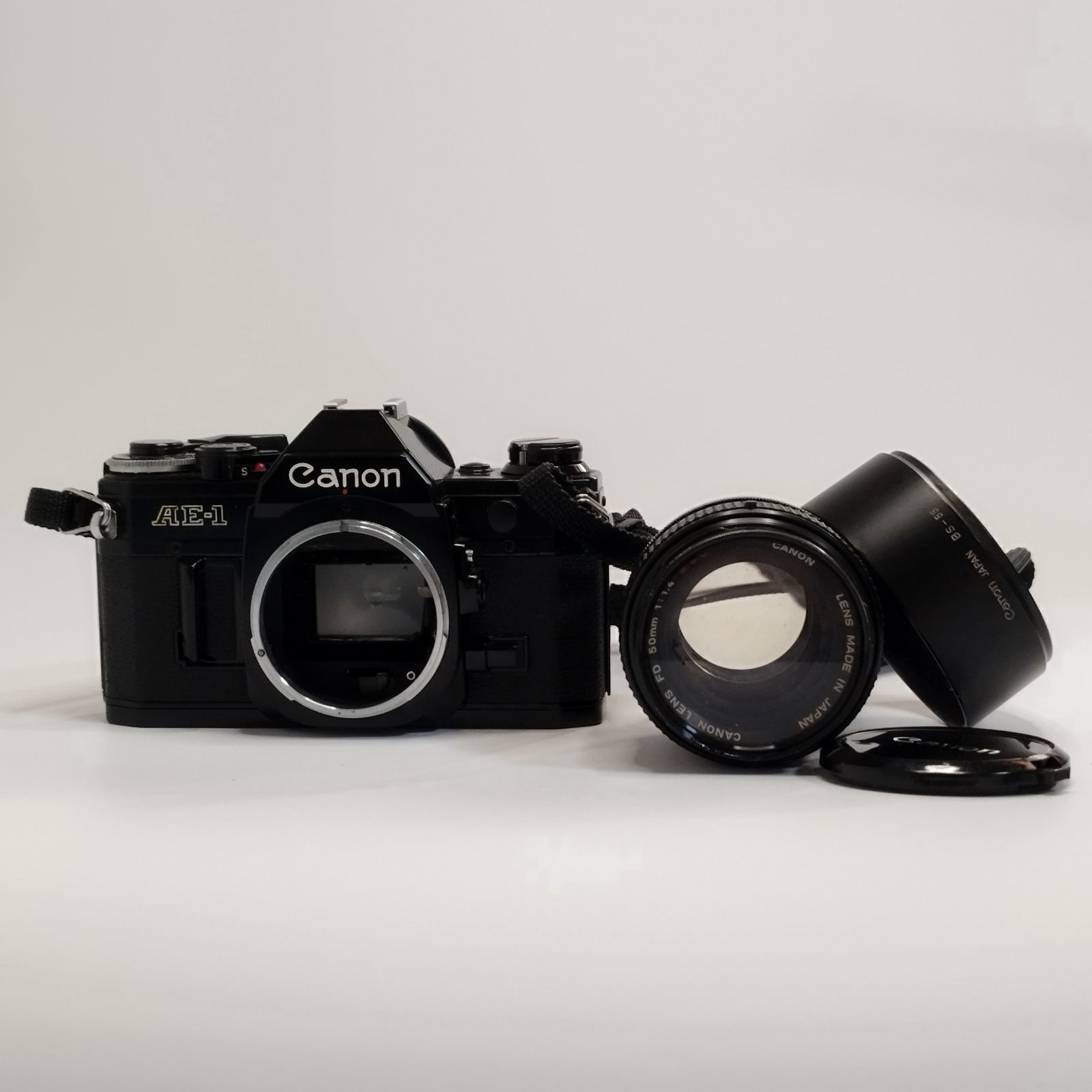 Canon AE-1 フィルムカメラ レンズ付 ジャンク CANON AE-1 フィルムカメラ レンズ付き ジャンク 修理前提 動作未確認