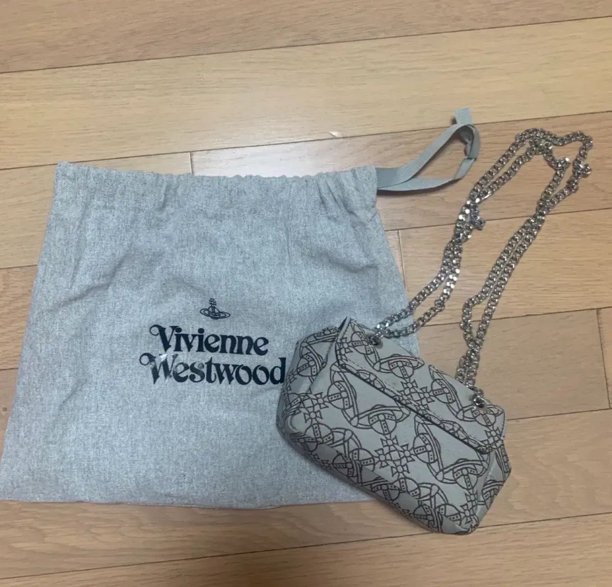 Vivienne Westwood ニュー ミニ チェーン クロスバッグ