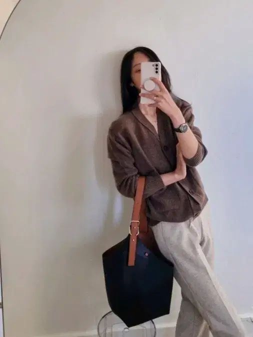 ニットカーディガン