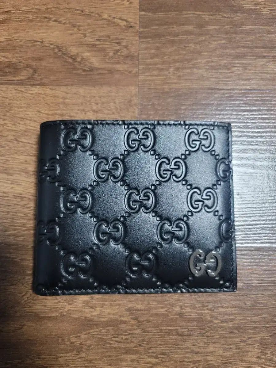 グッチ マイクロシマ 二つ折り財布