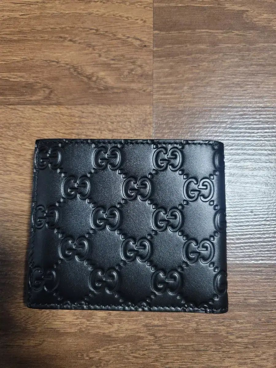 グッチ マイクロシマ 二つ折り財布