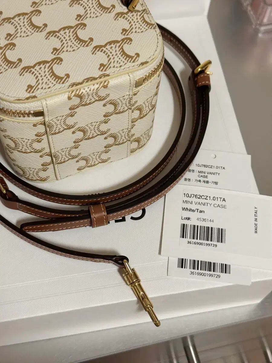 セリーヌ トリオンフ ミニ バニティ カーフスキン クロスバック