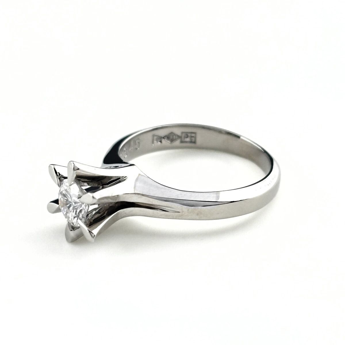 ダイヤモンド デザインリング プラチナ 指輪 リング Pt 900 レディース