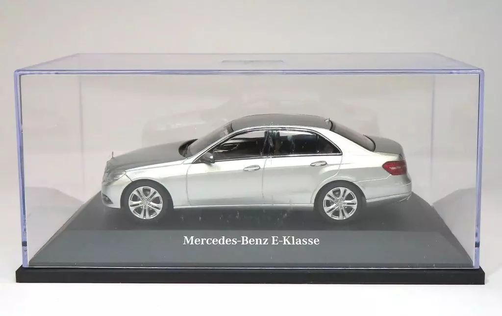 中古】ミニカー 1/43 E-klasse W212(インディウムシルバー) メルセデス