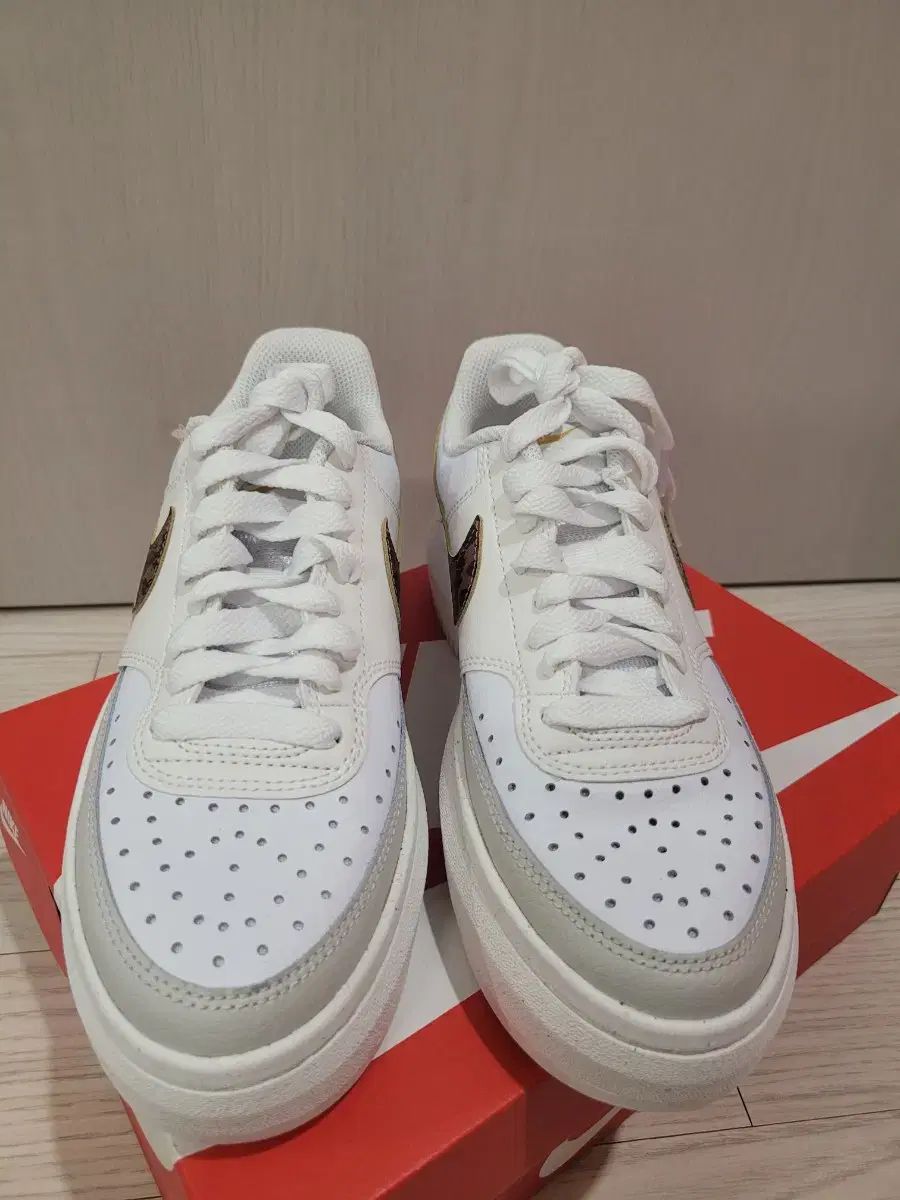 W NIKE ナイキ コート ビジョン アルタ 白 ヒョウ柄 レオパード 240 mm