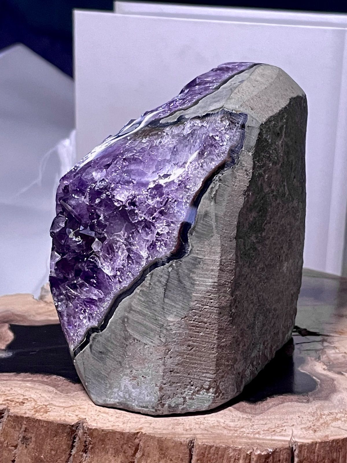 絶品❗️濃紫の煌めき☆キラキラ☆アメジストクラスター　パワーストーン天然石A429 絶品❗️濃紫の煌めき☆キラキラ☆アメジストクラスター