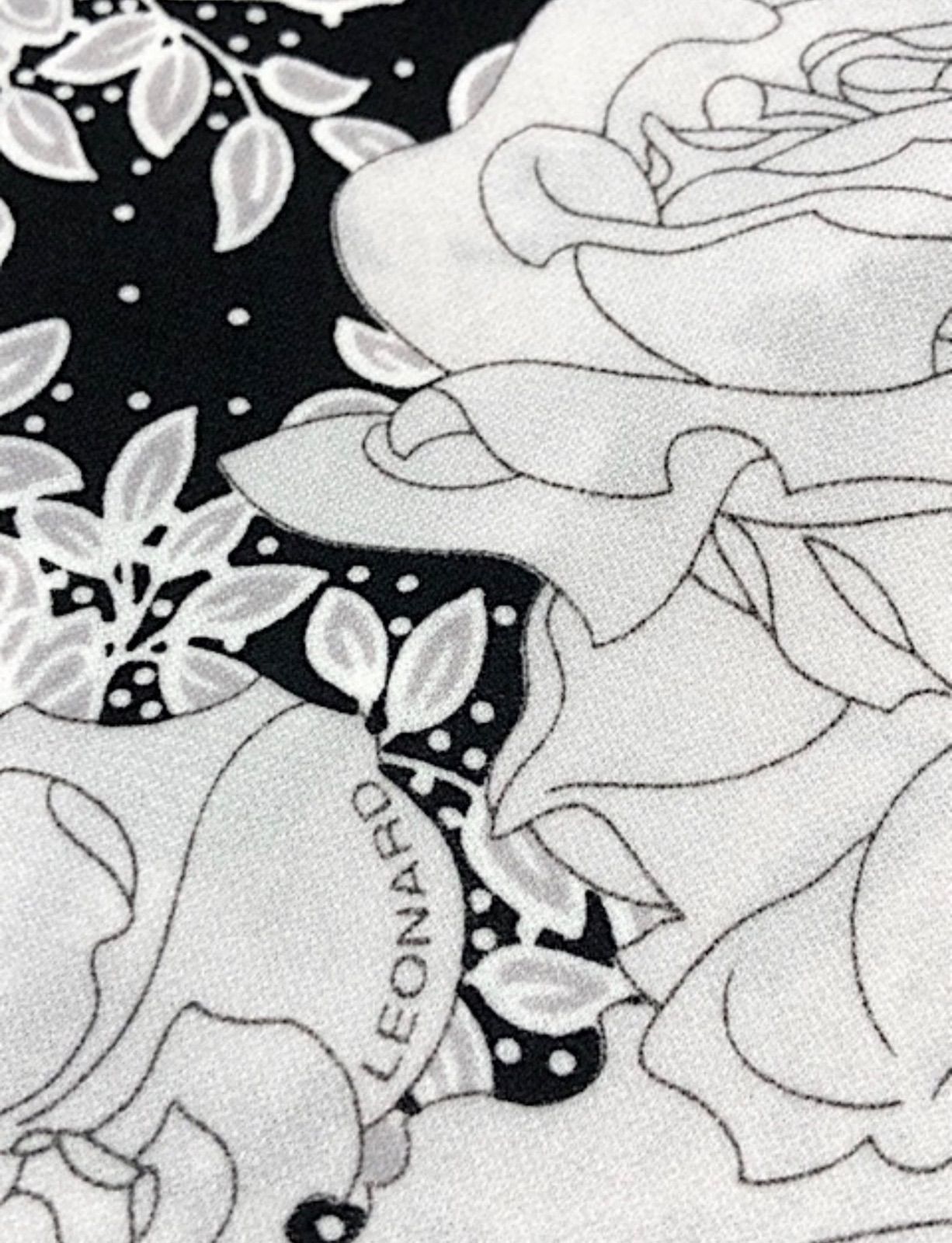 レオナール　白黒　薄手の羽織り　カンカン素材 早い者勝ち！定価19万円【ほぼ未使用】LEONARD レオナール 2023年