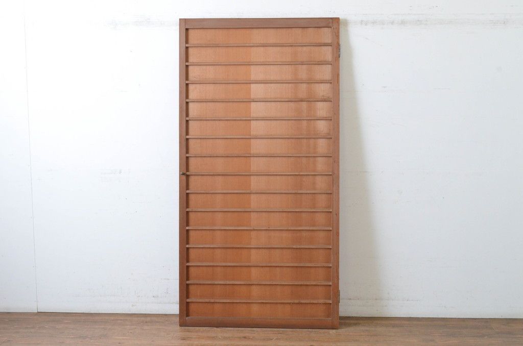 現状販売 舞良戸扉 アンティーク建具 昭和初期 上手物 柾目 真鍮つまみ付き まいらど 板戸 ドア 4～7営業日前後で発送 修理加工希望の方3ヶ月程で発送 R-065079