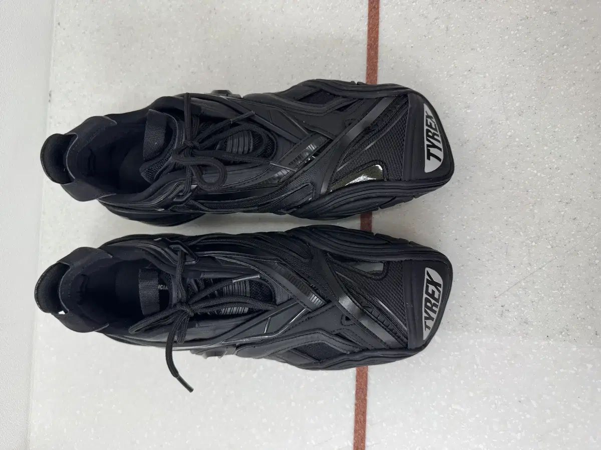 バレンシアガ タイレックス ブラック