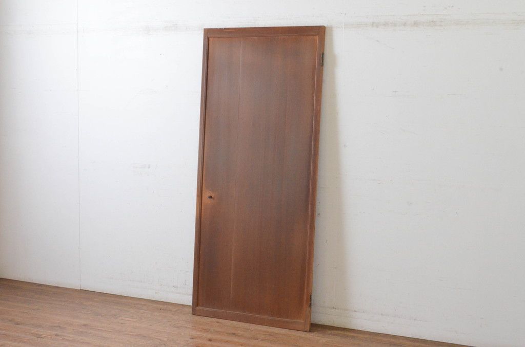 現状販売 板戸扉 アンティーク建具 上手物 柾目 つまみ付き 舞良戸 帯戸 ドア 4～7営業日前後で発送 修理加工希望の方3ヶ月程で発送 R-065084