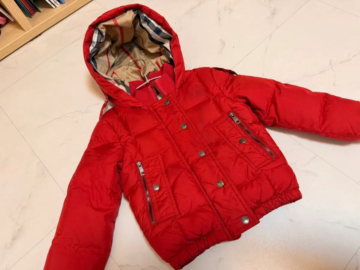 バーバリー ダウン キッズ ジャケット パファー ブラック 5y Burberry 