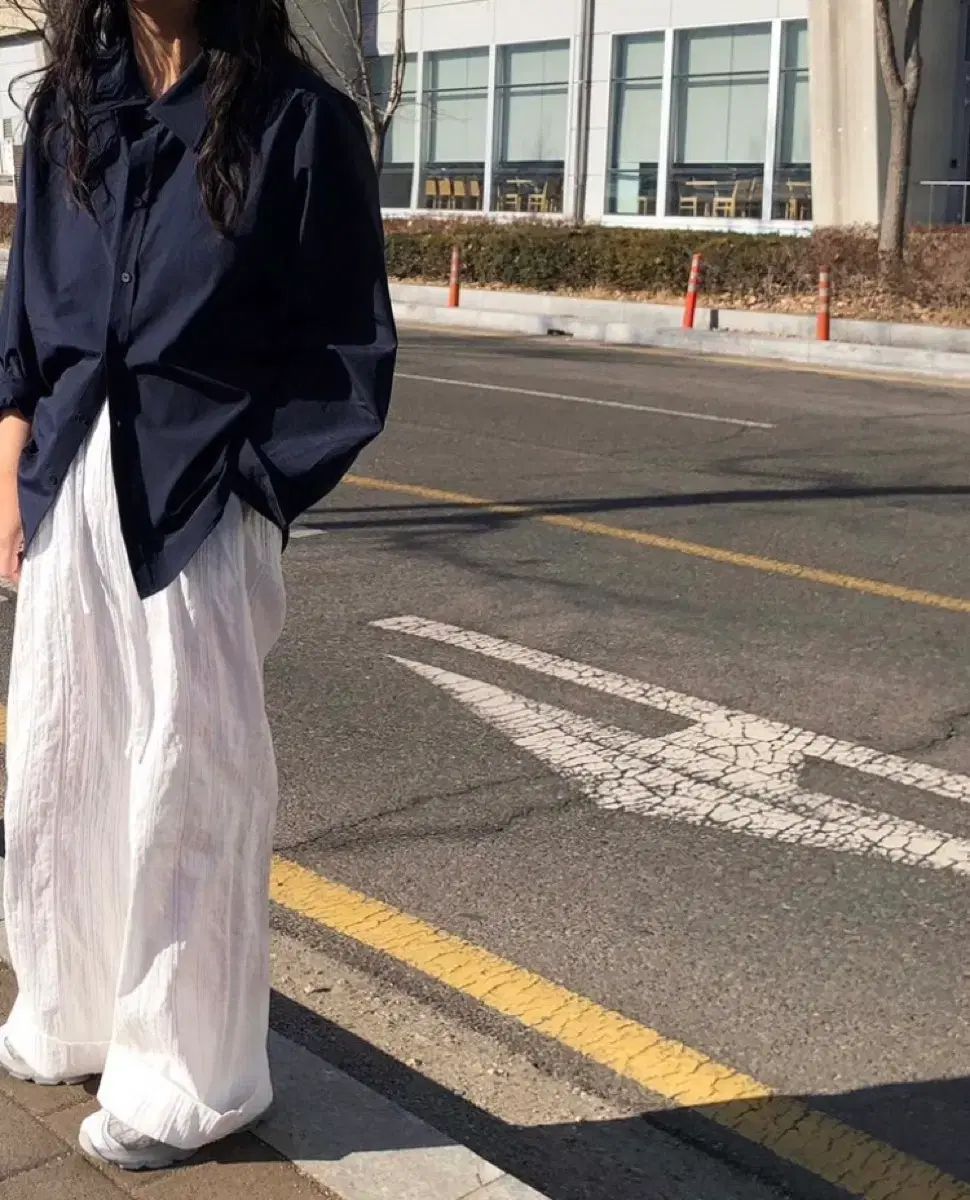 エクリースのノア パータン バンド パンツ アイボリー