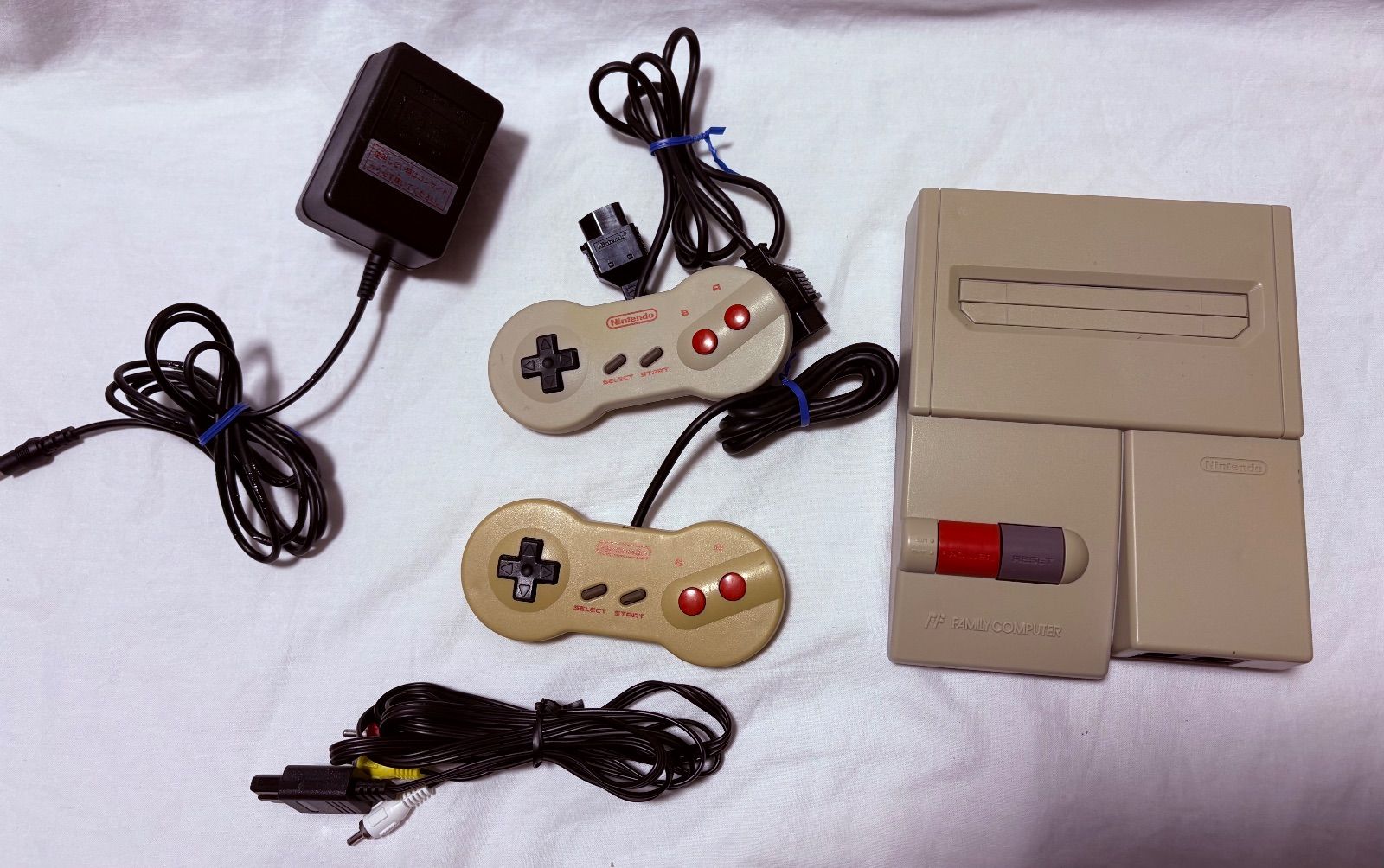 任天堂 ニンテンドー ニューファミコン HVC 101