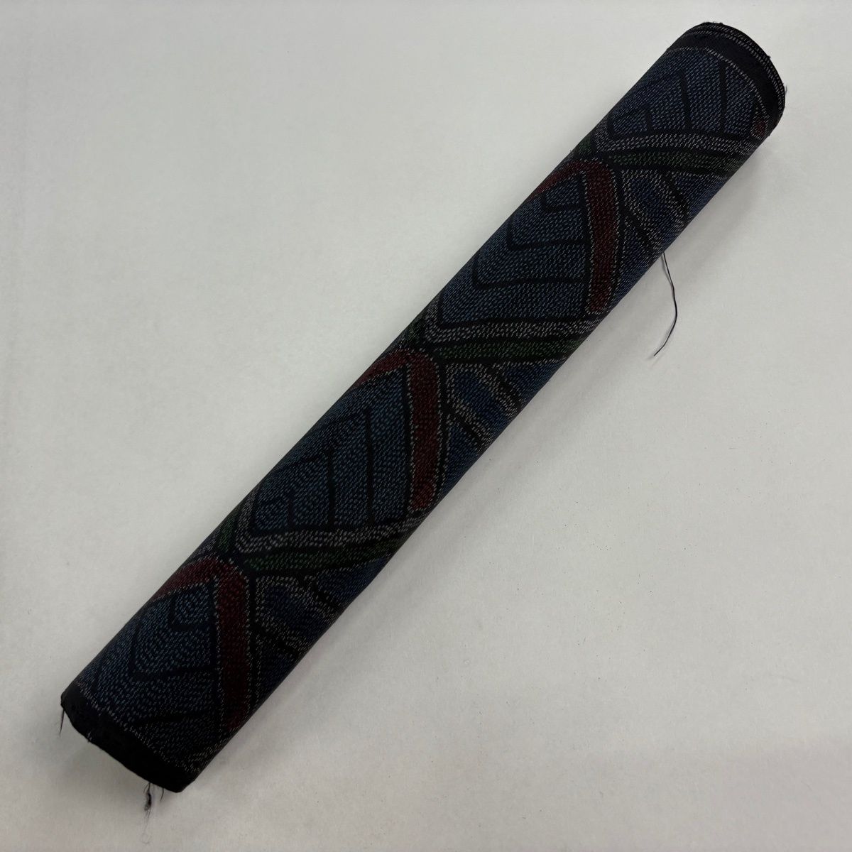 反物 秀品 大島紬 証紙有り 幾何学模様 紺色 正絹 【中古】 - メルカリ