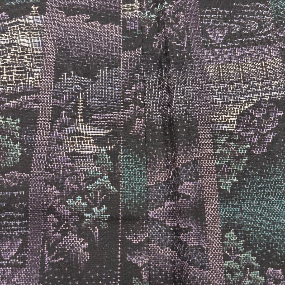  紬 身丈158.5 cm 裄丈65.5 M 袷 建物 樹木 墨色 正絹 紬 着物