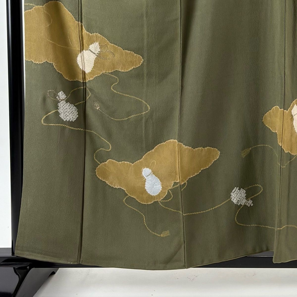 付下げ 身丈159.5 cm 裄丈65 M 袷 コシノアヤコ 落款 雲文 瓢箪 金糸 絞り 灰緑 正絹