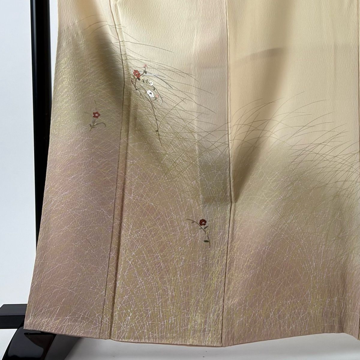 付下げ 身丈164 cm 裄丈65 M 袷 椿 金彩 刺繍 クリーム 正絹 秀品