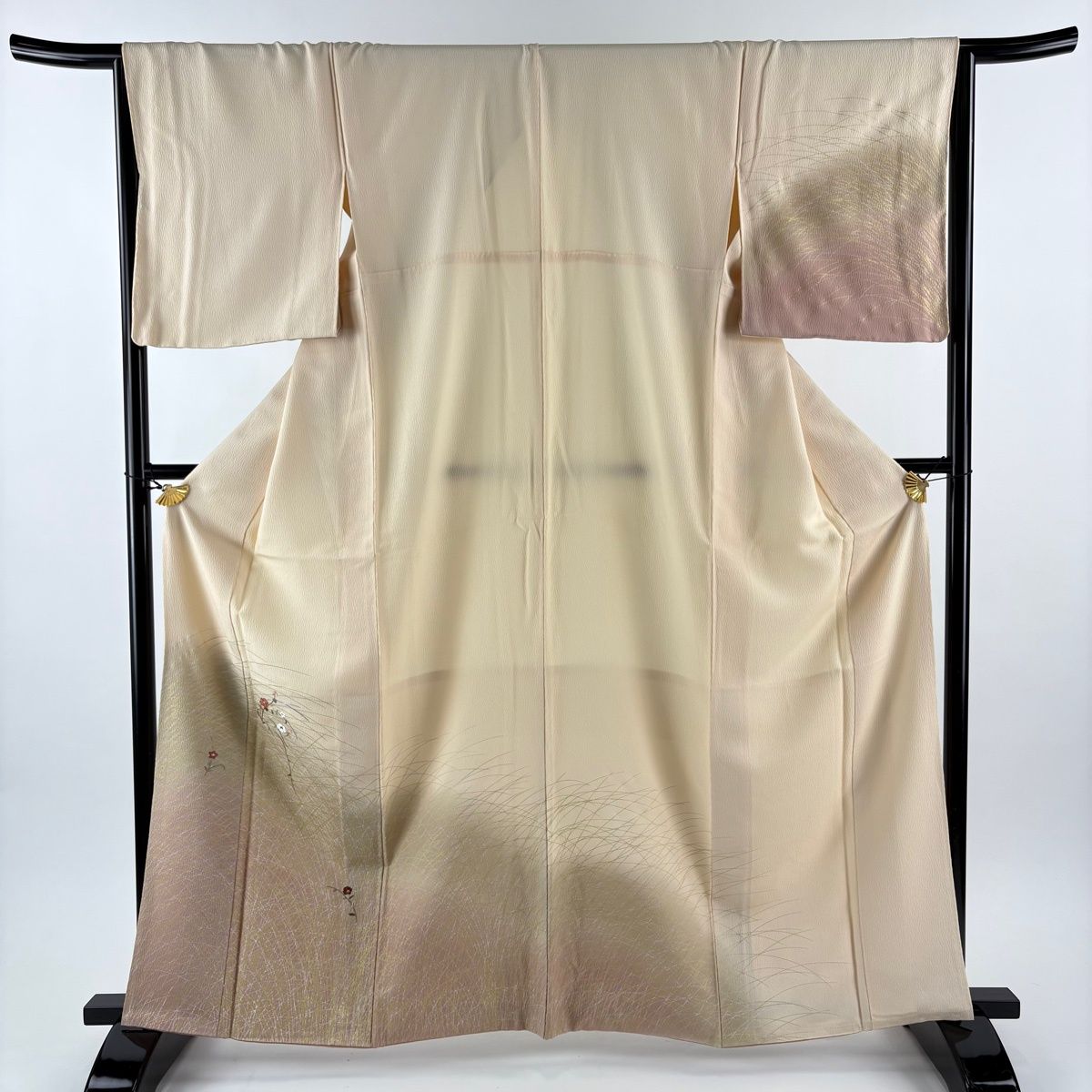 付下げ 身丈164 cm 裄丈65 M 袷 椿 金彩 刺繍 クリーム 正絹 秀品