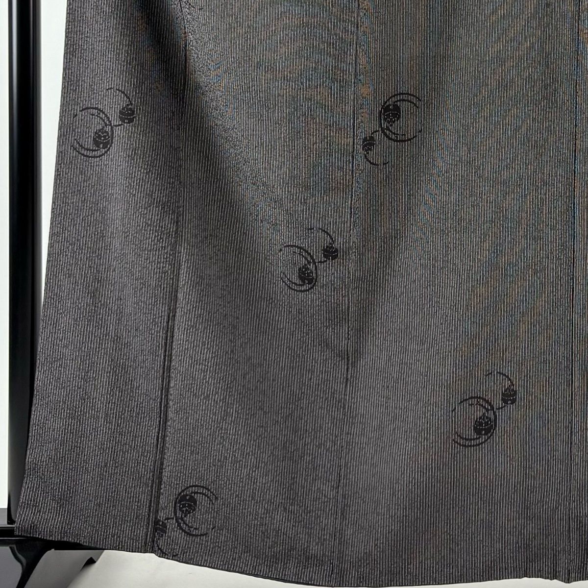 小紋 身丈163 cm 裄丈64.5 M 袷 鈴 縦縞 墨色 正絹 秀品