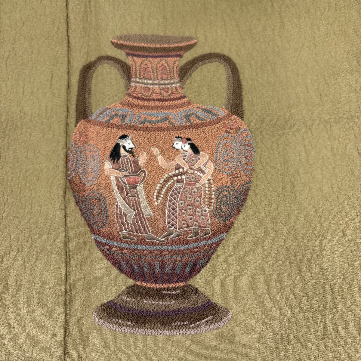  付下げ 身丈157.5 cm 裄丈64 M 袷 器物 人物 相良刺繍 刺繍 茶緑色 正絹 秀品 訪問着 付け下げ 着物