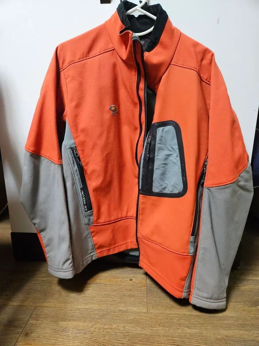 マウンテンハードウェア アルケミ ジャケット