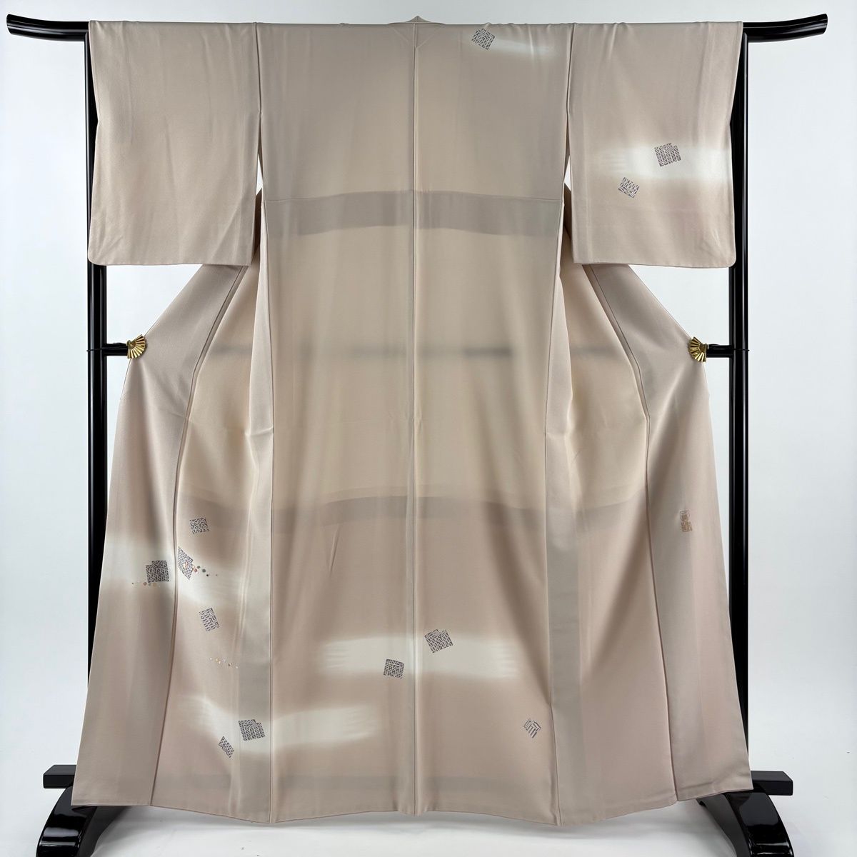 付下げ 身丈164 cm 裄丈65 M 袷 落款 源氏香 霞 刺繍 金糸 ピンクベージュ 正絹 秀品