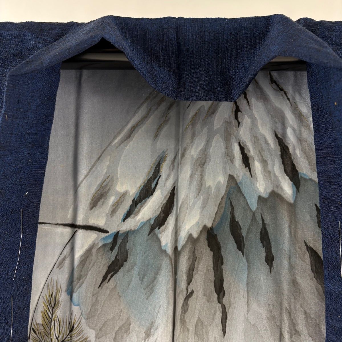 男着物 身丈98 cm 裄丈67 S 羽織 紬地 紺色 正絹 秀品