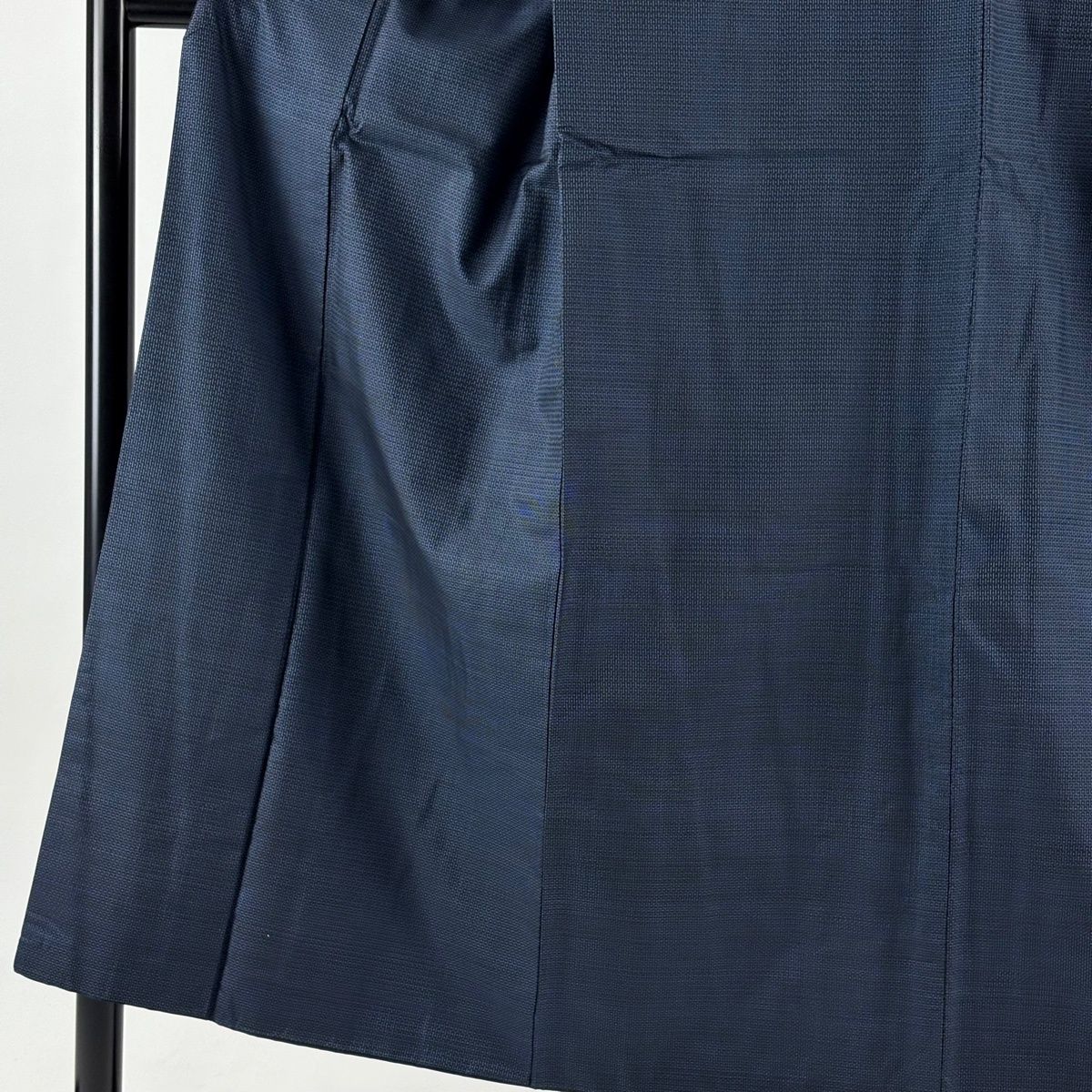 男着物 身丈151 cm 裄丈71 L 袷 紬地 亀甲絣 紺色 正絹 秀品