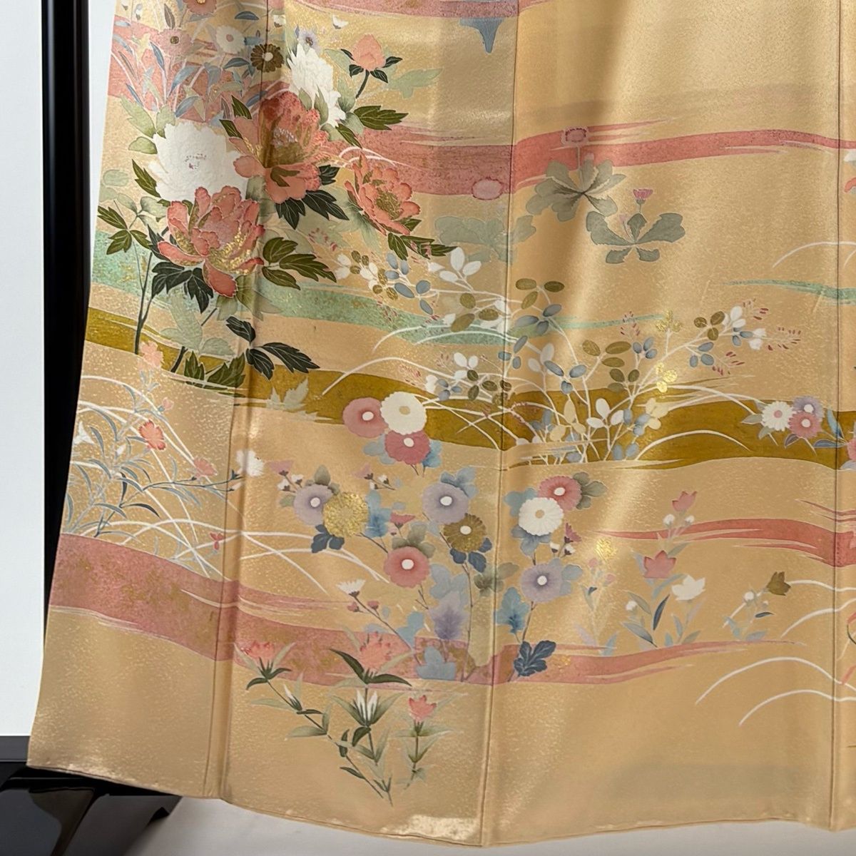 訪問着 身丈162 cm 裄丈65 M 袷 牡丹 菊 金彩 刺繍 薄オレンジ 正絹 秀品