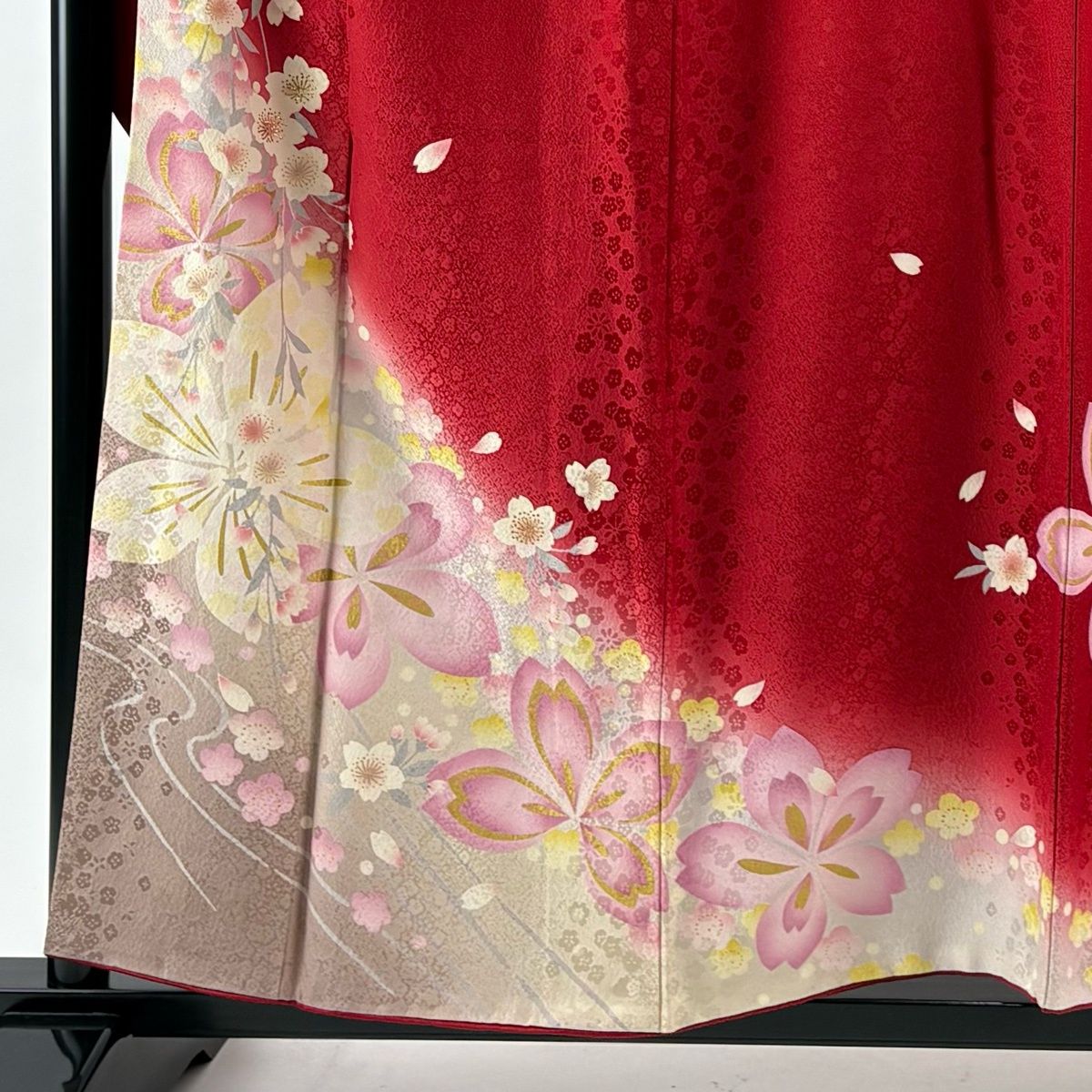 振袖 身丈156 cm 裄丈64.5 M 袷 桜 流水 箔 金彩 赤 正絹 秀品