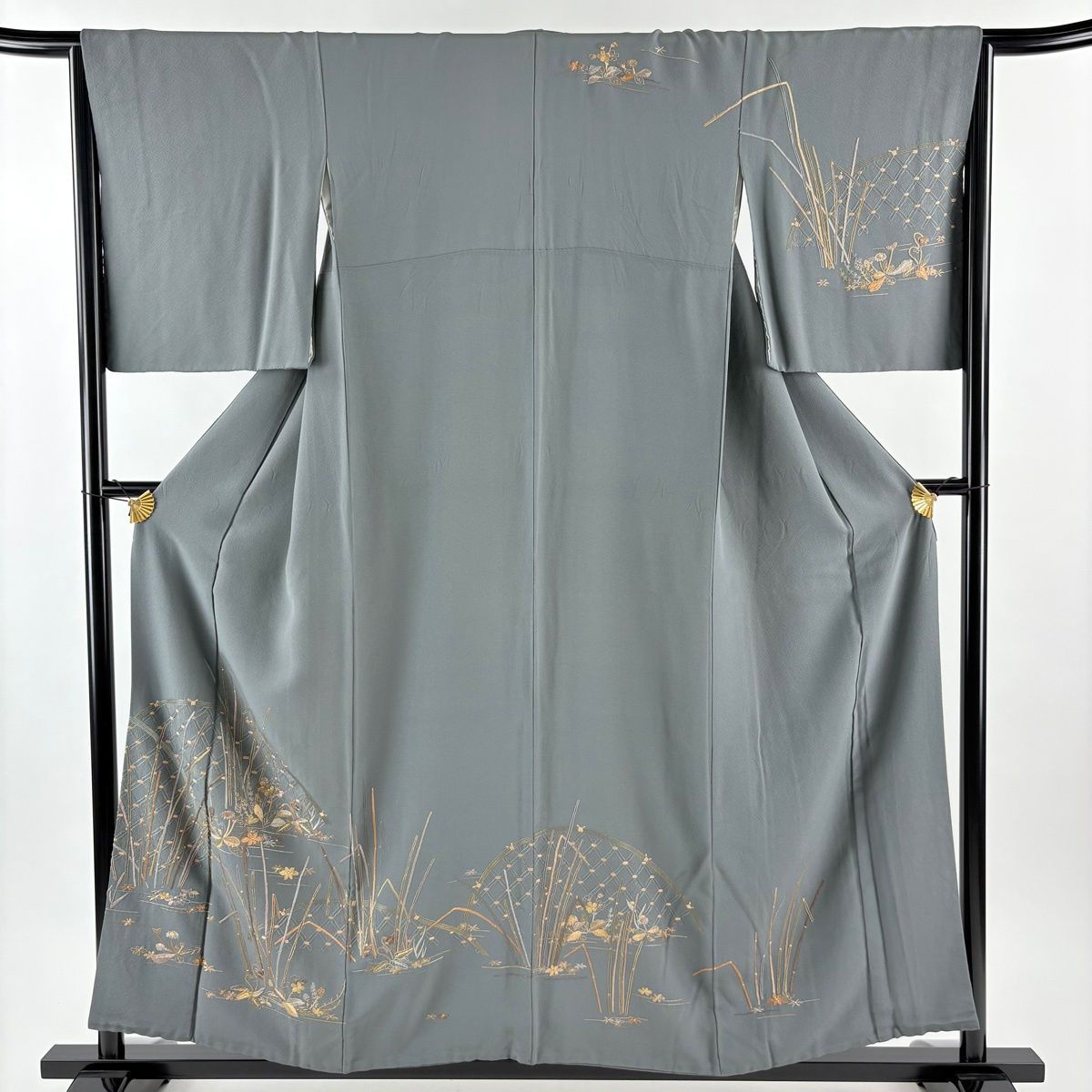 訪問着 身丈157 cm 裄丈65 M 袷 やまと 草花 木賊 刺繍 金糸 灰色 正絹