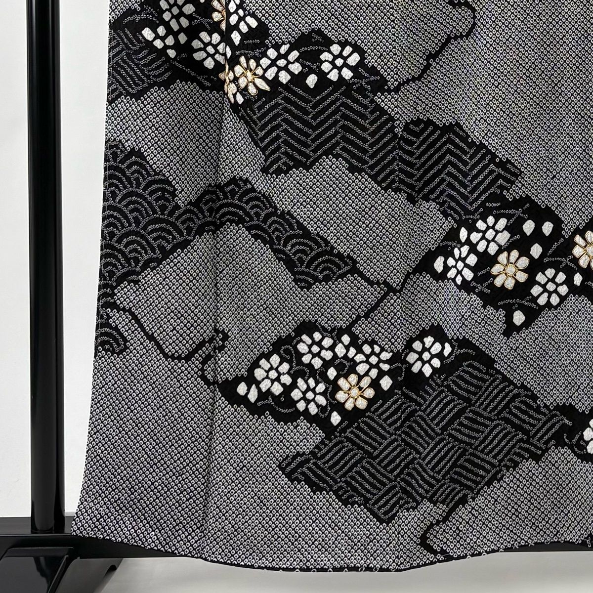 訪問着 身丈160.5 cm 裄丈66 M 袷 花 雲文 金糸 絞り 黒 正絹