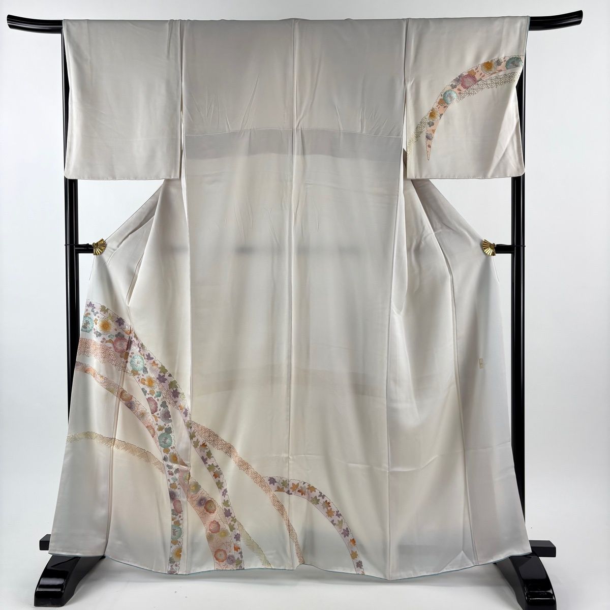 付下げ 身丈163 5 cm 裄丈66 M 袷 和田光正 落款 草花 七宝 金銀彩 薄ピンク 正絹