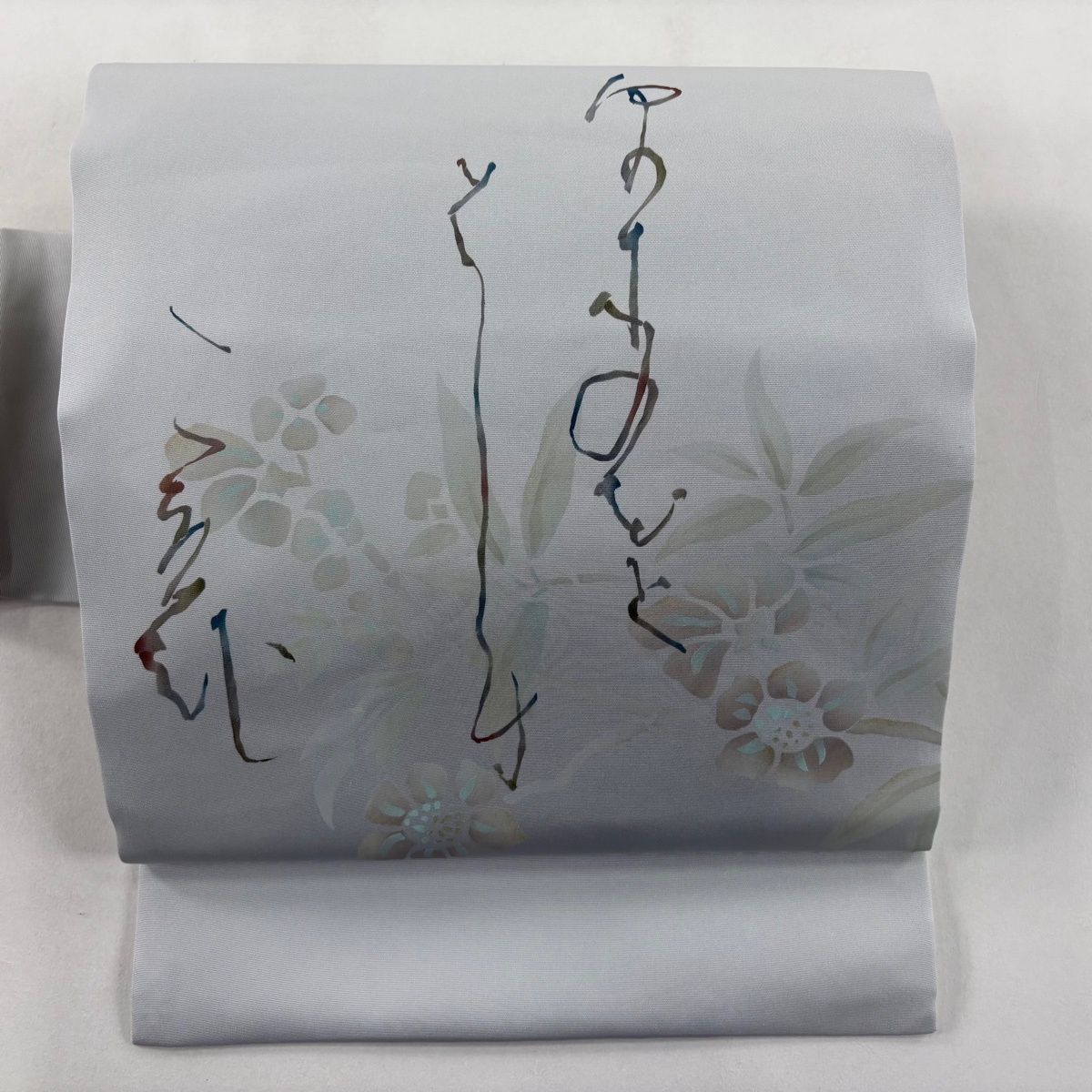 名古屋帯 秀品 落款 文字 草花 金彩 青灰色 正絹